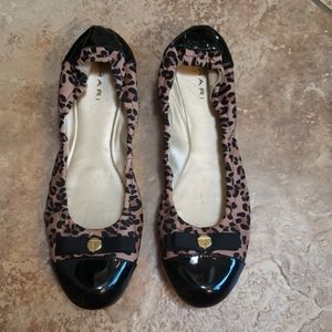 Tahari Gibson Ballet Flats 8.5M